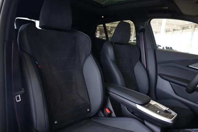 BMW X2 iX2 eDrive20 | M Sport Pro | Panoramadak | Harman/Kardon | Elektr. Verstelbare Stoelen | Driving Assistant Plus | Trekhaak