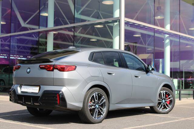 BMW X2 iX2 xDrive30 M Sport / Sportstoelen / Comfort Access / Harman-Kardon / Achteruitrijcamera / Adaptieve LED / Stoelverwarming