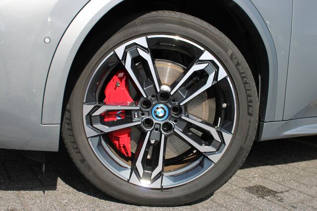 BMW X2 iX2 xDrive30 M Sport / Sportstoelen / Comfort Access / Harman-Kardon / Achteruitrijcamera / Adaptieve LED / Stoelverwarming