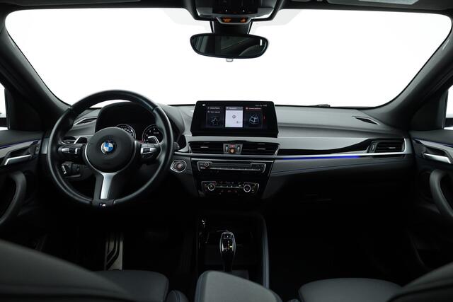 BMW X2 xDrive20i M sport | High Executive | Rijklaar!! | HUD | Cruise | Navi + Apple CarPlay | Camera | Stoelverw. | Elek. Achterklep