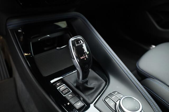 BMW X2 xDrive20i M sport | High Executive | Rijklaar!! | HUD | Cruise | Navi + Apple CarPlay | Camera | Stoelverw. | Elek. Achterklep