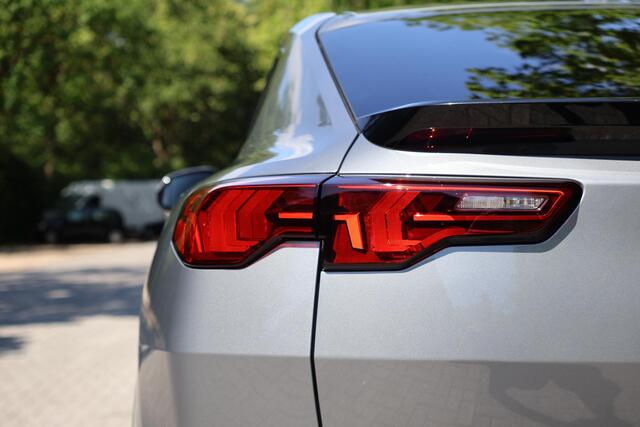 BMW X2 sDrive20i Launch Edition M-Sport | Pano | HUD | Harman Kardon | 360 Camera | Iconic Grille | Stoelverwarming | LED | Keyless | DAB l Etc.