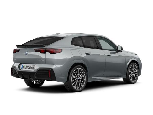 BMW X2 iX2 eDrive20 Pure Edition 67 kWh M Sportpakket | Premium Pack