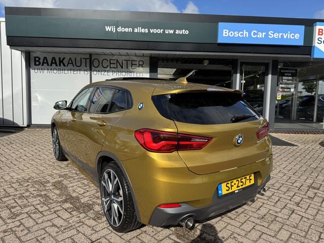 BMW X2 sDrive20i High Executive | Leer | HUD | Panoramadak