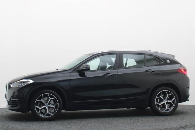 BMW X2 xDrive20i High Executive LED, Camera, Trekhaak, Navigatie, Climate, 18"
