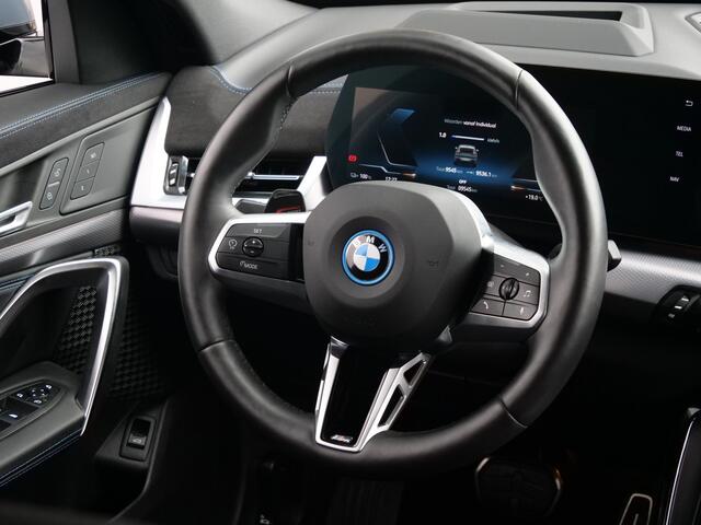 BMW X2 iX2 eDrive20 67 kWh M Sport Edition 204 Pk Automaat Navi / DAB / Apple Carplay / Camera's / M-pakket