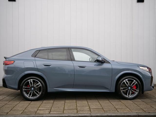 BMW X2 iX2 eDrive20 67 kWh M Sport Edition 204 Pk Automaat Navi / DAB / Apple Carplay / Camera's / M-pakket