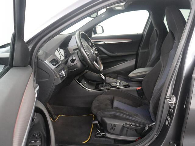 BMW X2 sDrive20i High Executive M-sport | Sportstoelen | Alcantara | Climate control | Full LED | Stoelverwarming | Cruise control | Park assist | Sfeerverlichting | 19'' |