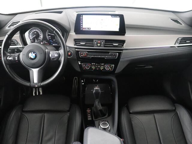 BMW X2 xDrive25e High Executive | Pano-Dak | Stoelverwarming | LED | Navigatie |