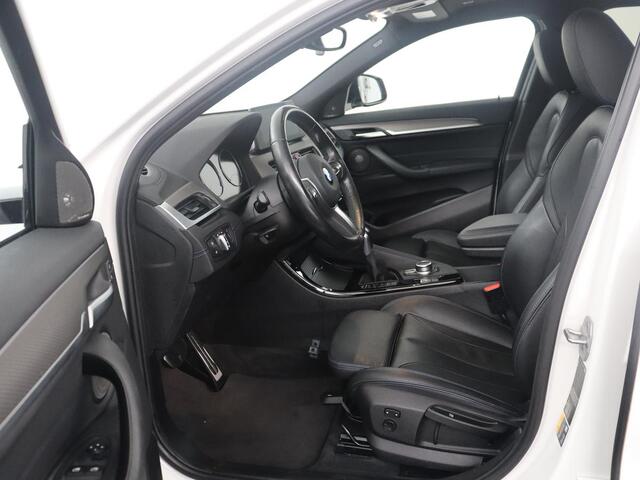 BMW X2 xDrive25e High Executive | Pano-Dak | Stoelverwarming | LED | Navigatie |