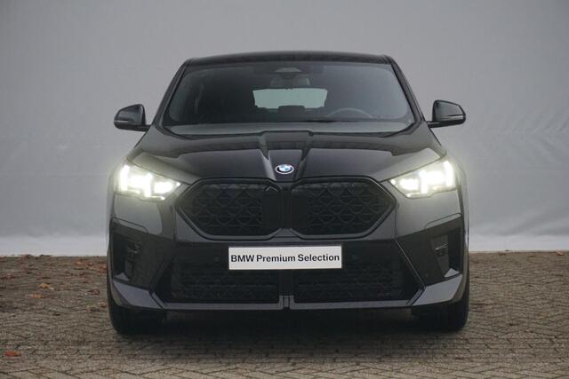 BMW X2 sDrive18d M Sportpakket Pro 19'' / Harman Kardon / Trekhaak / Parking Assistant