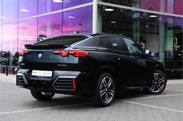 BMW X2 iX2 eDrive20 M Sport / Sportstoelen / Comfort Access / Achteruitrijcamera / Adaptieve LED / Stoelverwarming