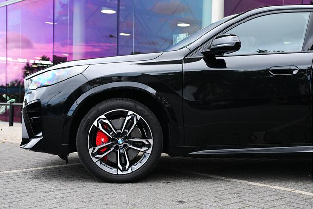 BMW X2 iX2 eDrive20 M Sport / Sportstoelen / Comfort Access / Achteruitrijcamera / Adaptieve LED / Stoelverwarming