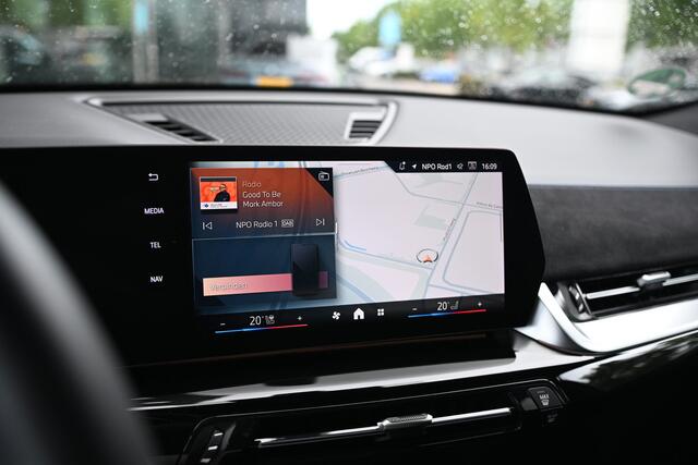 BMW X2 iX2 eDrive20 M Sport / Sportstoelen / Comfort Access / Achteruitrijcamera / Adaptieve LED / Stoelverwarming