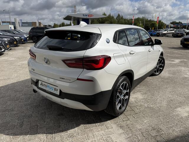 BMW X2 xDrive25e Executive xLine Leder Stoelverwarming Head-Up Display LED Harman-Kardon PDC 18 Inch Garantie t/m 14-05-2028