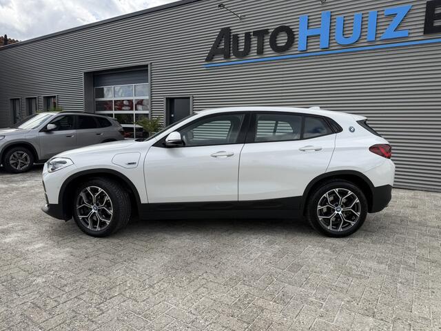 BMW X2 xDrive25e Executive xLine Leder Stoelverwarming Head-Up Display LED Harman-Kardon PDC 18 Inch Garantie t/m 14-05-2028