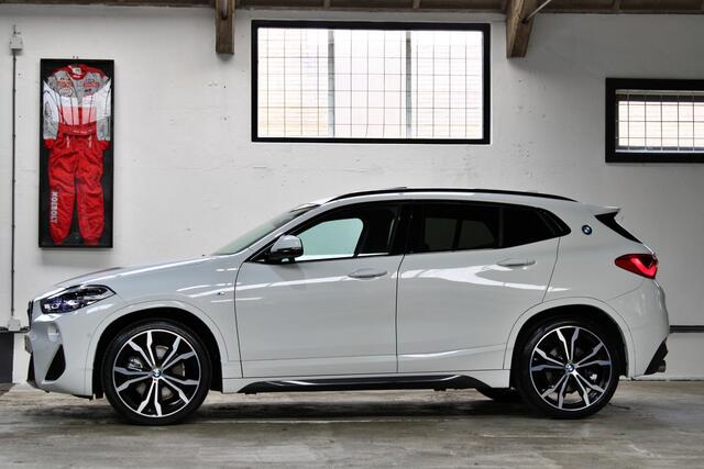 BMW X2 sDrive20i High Executive Edition M Sport | 20" | Apple Car Play | Panoramadak | Dealer onderhouden