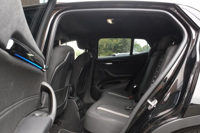 BMW X2 sDrive 18i Advantage Plus | Trekhaak | Navigatie