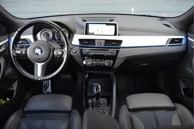 BMW X2 sDrive20i | M-PAKKET | CAMERA | TREKHAAK | HIFI | LED | DAB | CARPLAY |
