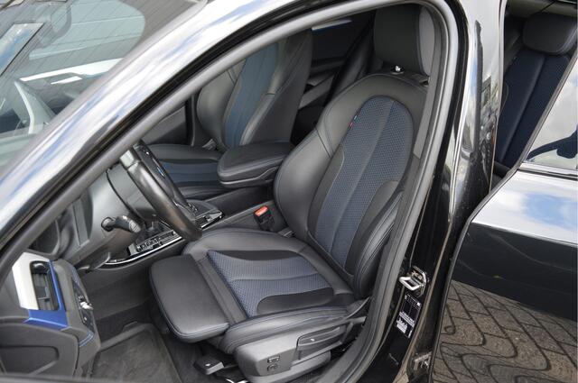 BMW X2 sDrive20i | M-PAKKET | CAMERA | TREKHAAK | HIFI | LED | DAB | CARPLAY |