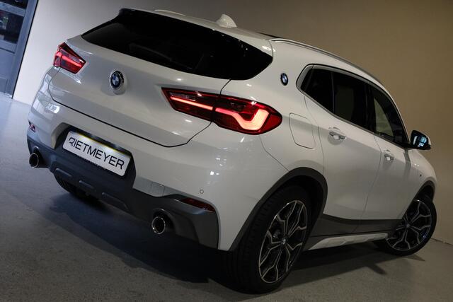 BMW X2 sDrive20i High Executive |Pano |Stoelverw.