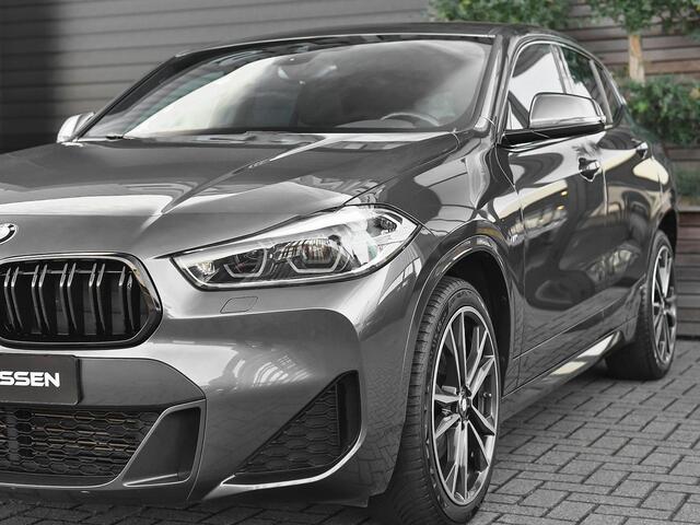 BMW X2 sDrive18i High Executive M-Pakket Navi Cruise 19 inch velgen