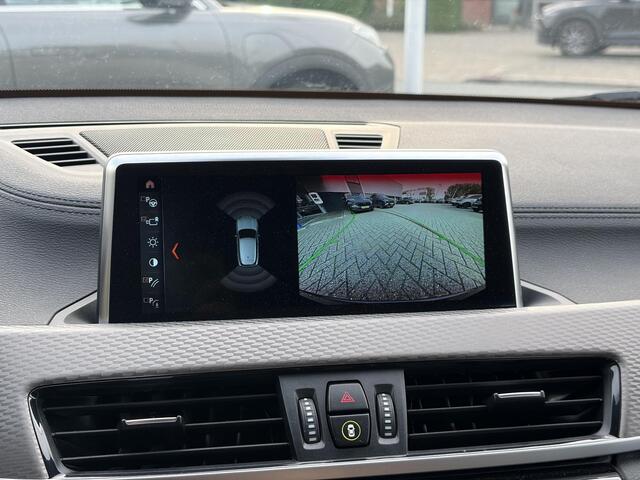 BMW X2 xDrive25e M Sport | 19 inch | Keyless entry | Elektrische achterklep | Sportstoelen | Stoelverwarming | Achteruitrijcamera | Head up Display | Koplampen adaptief