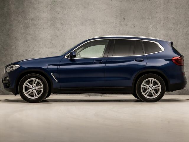 BMW X3 xDrive30e Sportline 293Pk Automaat (GROOT NAVI, M STUUR, DEALER ONDERHOUDEN, SFEERVERLICHTING, STUURWIEL VERWARMD, SPORTSTOELEN, GETINT GLAS, CRUISE, NIEUWE APK, NIEUWSTAAT)