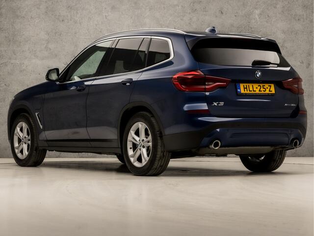 BMW X3 xDrive30e Sportline 293Pk Automaat (GROOT NAVI, M STUUR, DEALER ONDERHOUDEN, SFEERVERLICHTING, STUURWIEL VERWARMD, SPORTSTOELEN, GETINT GLAS, CRUISE, NIEUWE APK, NIEUWSTAAT)