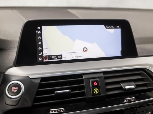 BMW X3 xDrive30e Sportline 293Pk Automaat (GROOT NAVI, M STUUR, DEALER ONDERHOUDEN, SFEERVERLICHTING, STUURWIEL VERWARMD, SPORTSTOELEN, GETINT GLAS, CRUISE, NIEUWE APK, NIEUWSTAAT)