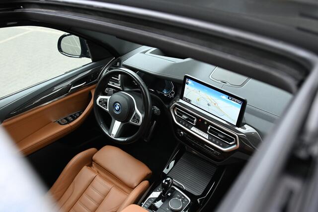 BMW X3 xDrive30e M Sport Automaat / Panoramadak / Trekhaak / M Sportstoelen / Adaptieve LED / Head-Up / Parking Assistant / Stoelverwarming