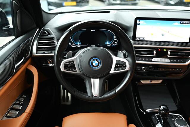 BMW X3 xDrive30e M Sport Automaat / Panoramadak / Trekhaak / M Sportstoelen / Adaptieve LED / Head-Up / Parking Assistant / Stoelverwarming