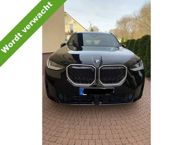 BMW X3 20 xDrive M Sport Lederen interieur Trekhaak 20 inch Head-Up Display 360 Graden Camera ACC Stuurwielverwarming BMW Iconic Glow
