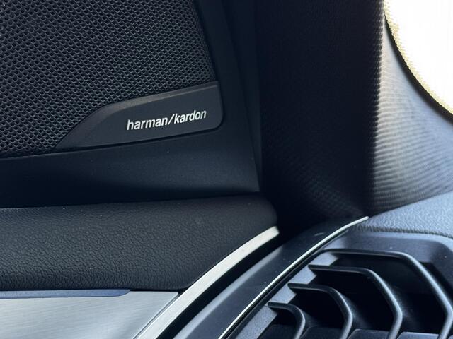 BMW X3 xDrive30e High Executive M-Sport Pano HUD Harman