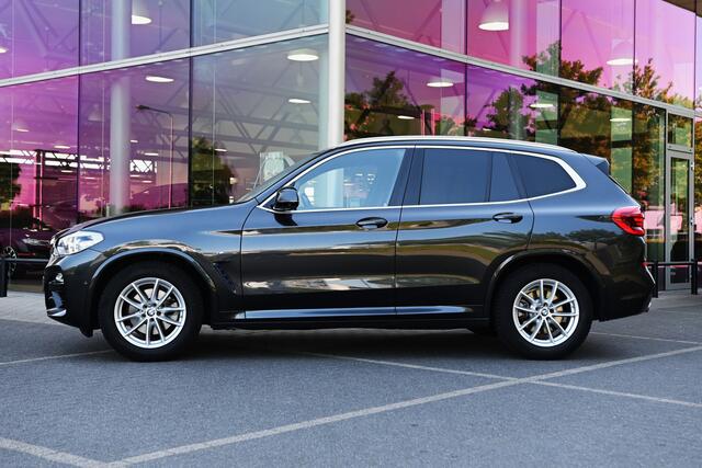 BMW X3 xDrive20i High Executive Automaat / Trekhaak / Sportstoelen / Parking Assistant Plus / LED / M Sportonderstel / Stoelverwarming