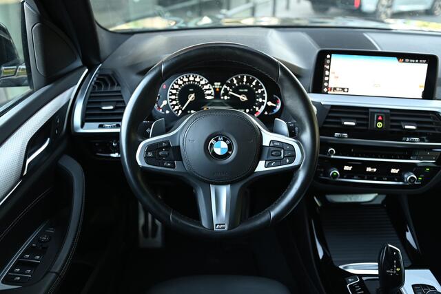 BMW X3 xDrive20i High Executive Automaat / Trekhaak / Sportstoelen / Parking Assistant Plus / LED / M Sportonderstel / Stoelverwarming