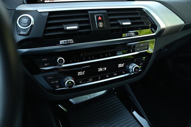 BMW X3 xDrive20i High Executive Automaat / Trekhaak / Sportstoelen / Parking Assistant Plus / LED / M Sportonderstel / Stoelverwarming