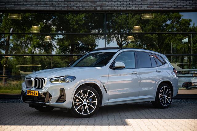 BMW X3 xDrive30e High Executive , Brooklyn Grau, M-Sportstoelen, Pano, HUD, H&K