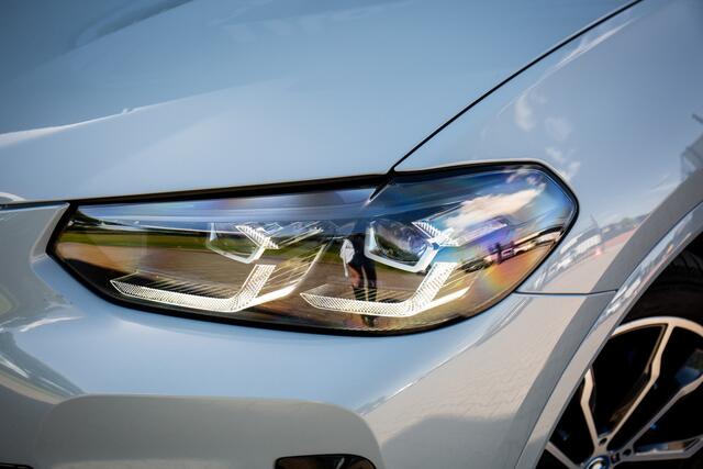 BMW X3 xDrive30e High Executive , Brooklyn Grau, M-Sportstoelen, Pano, HUD, H&K