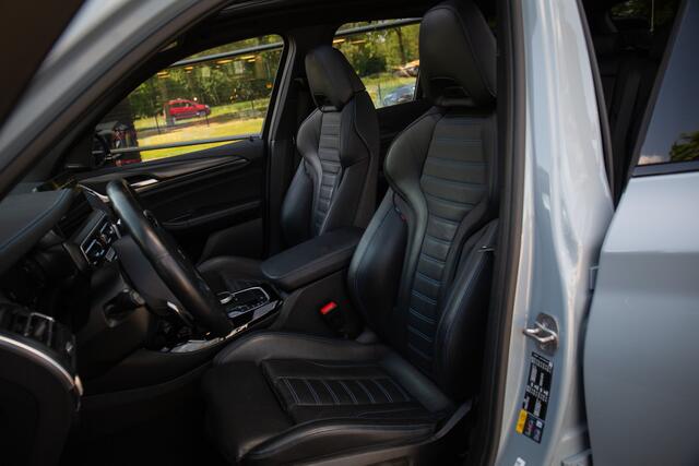 BMW X3 xDrive30e High Executive , Brooklyn Grau, M-Sportstoelen, Pano, HUD, H&K