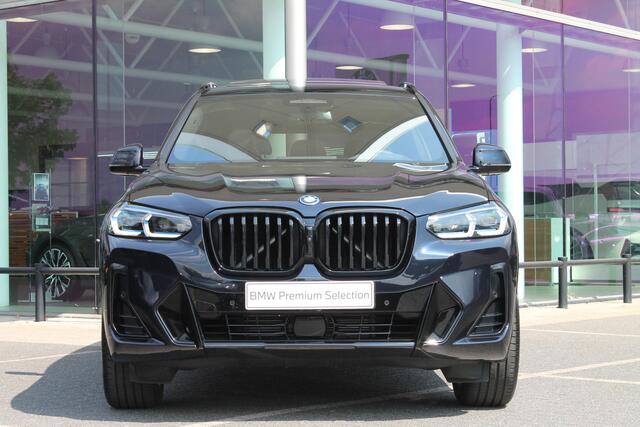 BMW X3 xDrive30e M Sport Automaat / Panoramadak / Trekhaak / Sportstoelen / Laserlight / Parking Assistant Plus / Head-Up / Comfort Access