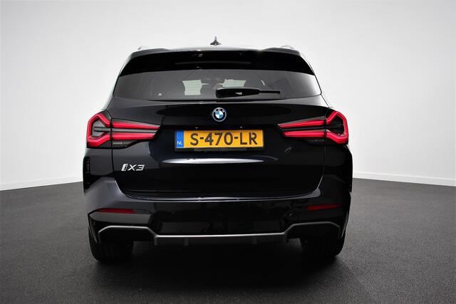 BMW X3 iX3 Executive 74 kWh M-sport Leder Panoramisch schuif-kanteldak Navigatie Led Camera 360 Electrisch bedienbare achterklep