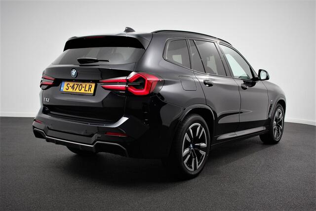 BMW X3 iX3 Executive 74 kWh M-sport Leder Panoramisch schuif-kanteldak Navigatie Led Camera 360 Electrisch bedienbare achterklep