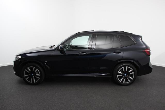 BMW X3 iX3 Executive 74 kWh M-sport Leder Panoramisch schuif-kanteldak Navigatie Led Camera 360 Electrisch bedienbare achterklep