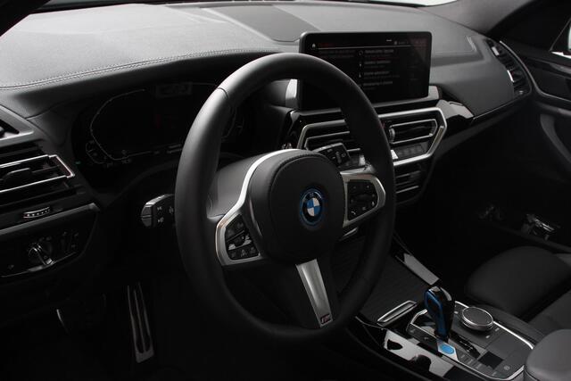 BMW X3 iX3 Executive 74 kWh M-sport Leder Panoramisch schuif-kanteldak Navigatie Led Camera 360 Electrisch bedienbare achterklep