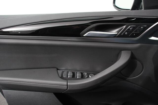 BMW X3 iX3 Executive 74 kWh M-sport Leder Panoramisch schuif-kanteldak Navigatie Led Camera 360 Electrisch bedienbare achterklep