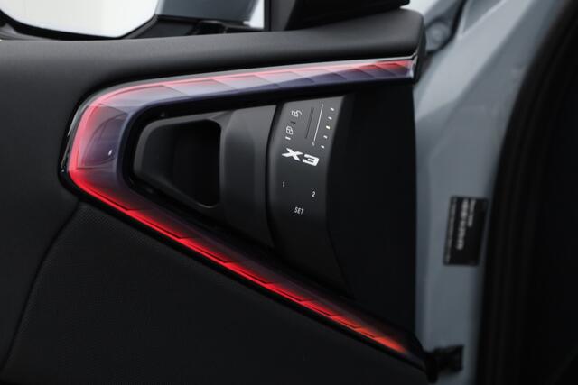 BMW X3 xDrive30e M Sport | Pano | HUD | Elek. Trekhaak | Adapt. Cruise | 20'' | Harman Kardon