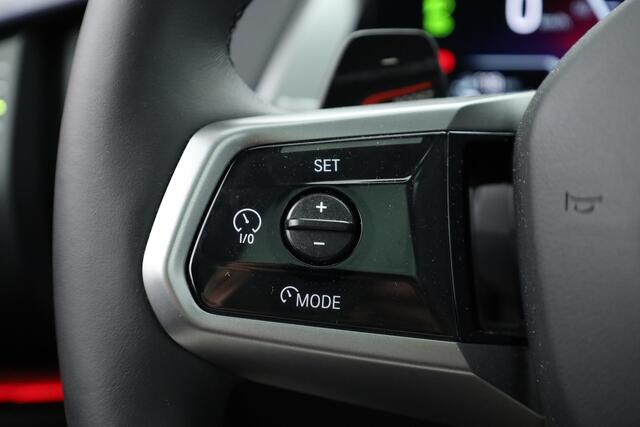 BMW X3 xDrive30e M Sport | Pano | HUD | Elek. Trekhaak | Adapt. Cruise | 20'' | Harman Kardon