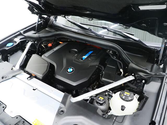 BMW X3 xDrive30e LCI High Executive | Panoramadak | Sportstoelen | Head Up | 360 | Keyless | Carplay | Trekhaak