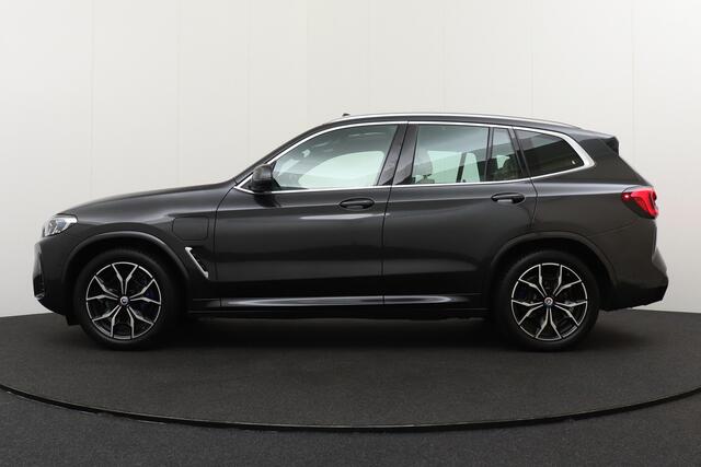BMW X3 xDrive30e M-Sport 50 jarhe editie Pano-dak Sportstoelen Head-up Display